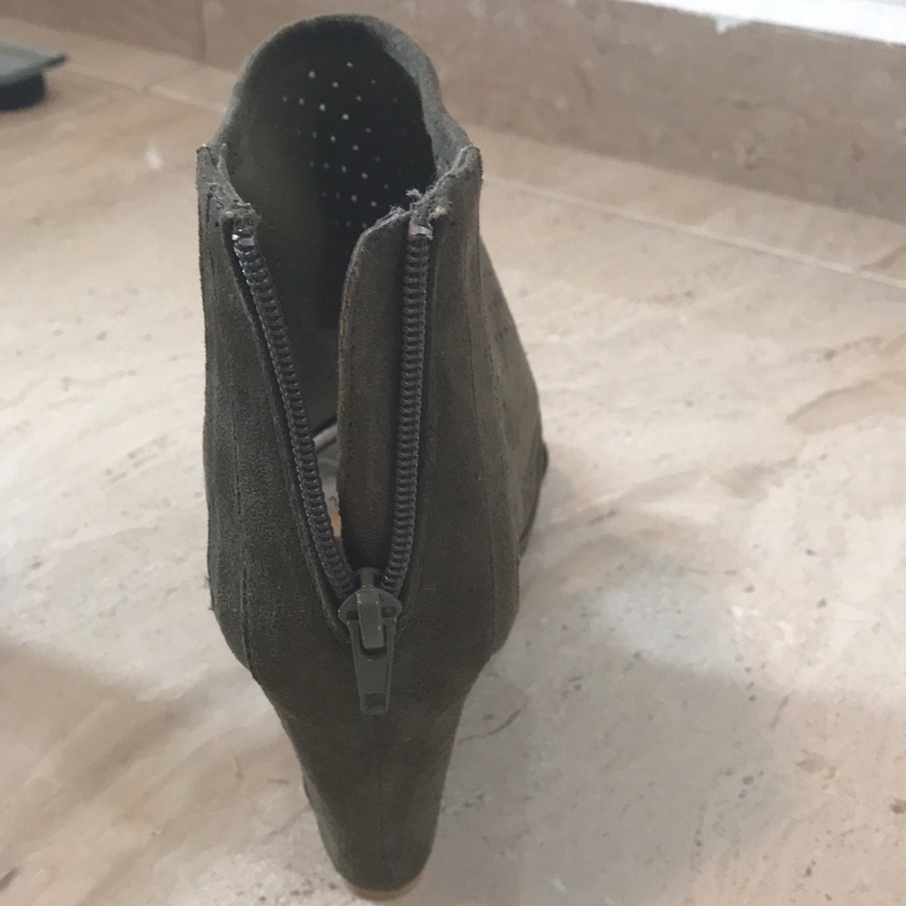 Shoes - Picture 3 of 3